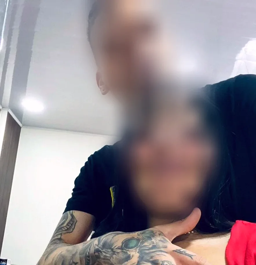 Amira, 25