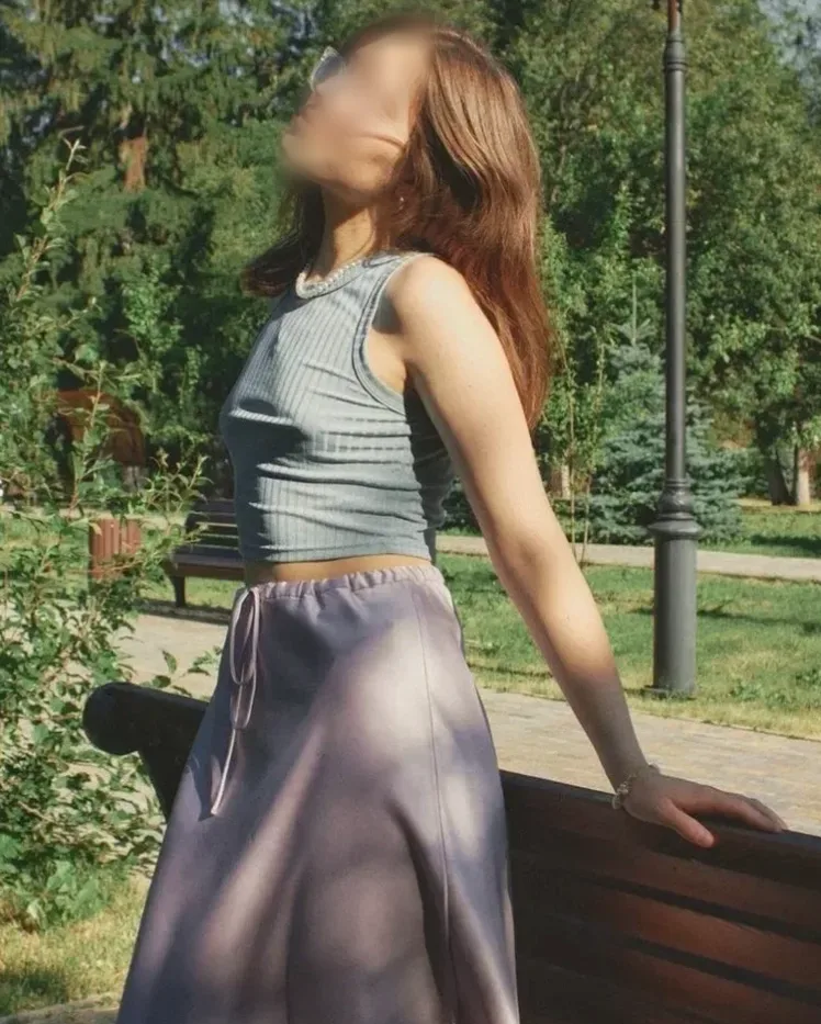 Emma, 21