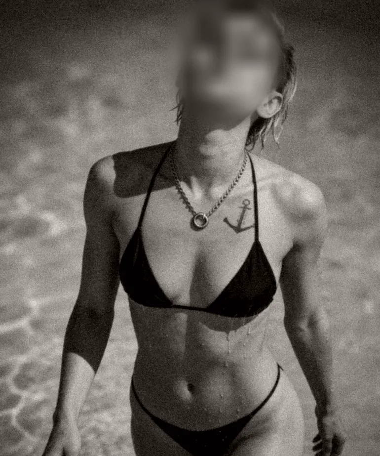 Molly, 32