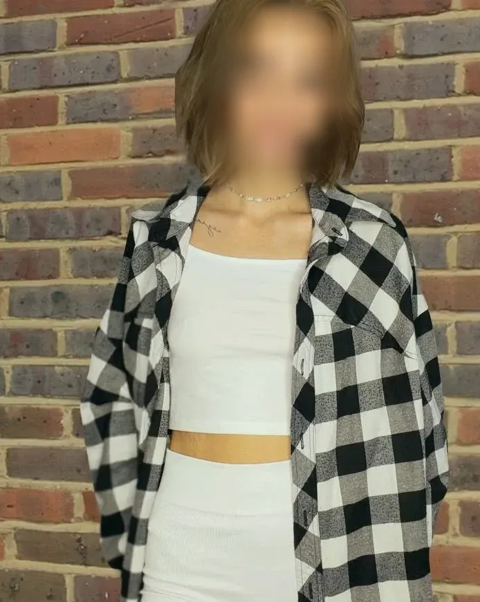 Sofia, 28